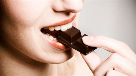 How Dark Chocolate Boost Immune System? - TheFitLive