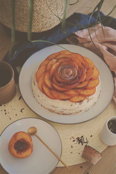 Forget Pumpkin Spice: This Peach Cake Recipe Is the Dish of the Moment