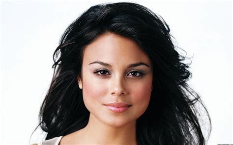 Nathalie Kelley ficha por The Vampire Diaries