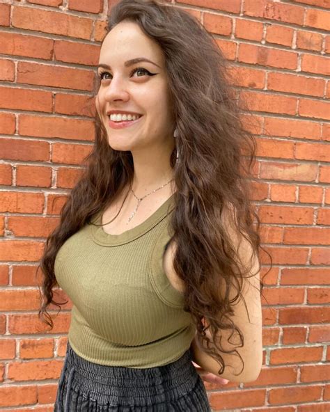 Quinn Finite Bio, Age, Career, Net Worth, Height, Education,