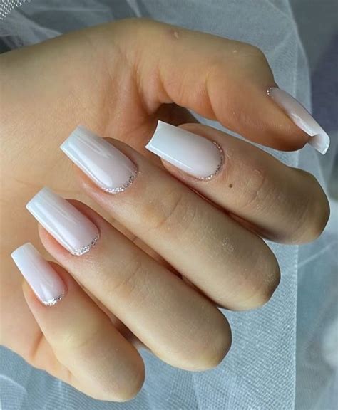 Unhas De Gel Simples E Elegantes Quadrada - Unha de gel quadrada decorada: ideias únicas e delicadas para se inspirar