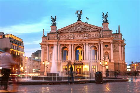 Fotos von Lwiw Ukraine Springbrunnen Nacht Haus Städte