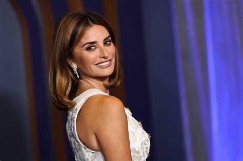 Penélope Cruz explains why her kids don’t have social media - ABC News