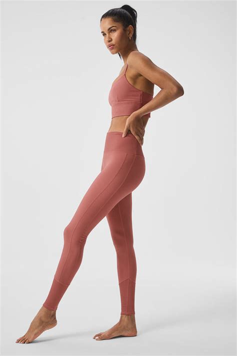 Alosoft Lavish Bra - Soft Terracotta – Alo Yoga Mexico