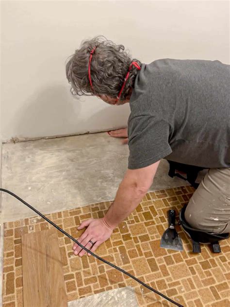 How To Install Vinyl Floor Tiles Over Linoleum at James Ivery blog