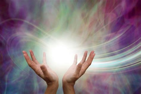 Reiki: cos'è, tecnica, benefici e a cosa serve - Melarossa