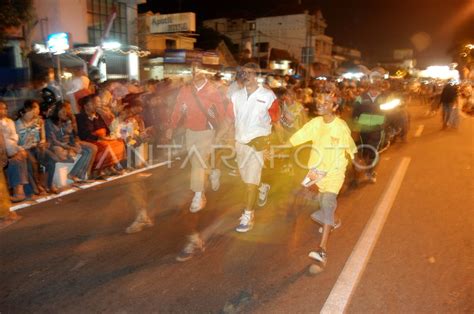 gerak jalan antara foto