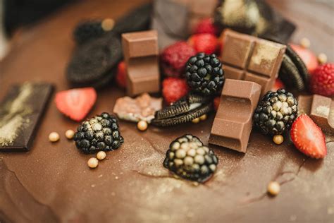 Berries, Chocolate, Oreos And Berries On Top Of A Cake - Creative ...