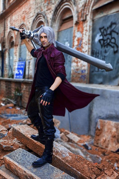 Sharing my DMC5 Dante cosplay, hope you like it. 3 days left to release ...