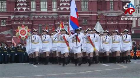 Парад ПОБЕДЫ Российские и китайские девушки на параде