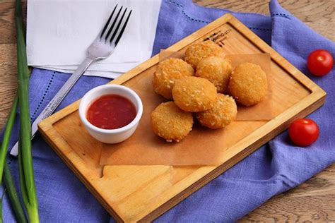 Медальоны сырные. Рецепт с моцареллой, халопеньо