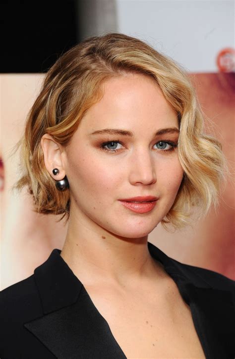 20 Celebrity Wavy Hairstyles - Best Wavy Hairstyles & Cuts