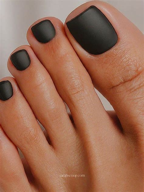 35+ Attractive Elegant Classy Toe Nail Designs | Sarah Scoop