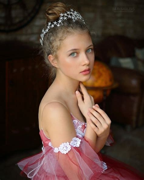 рост 161cm 5 3½ размер обуви 38 eu 6 us 5 uk цвет волос русый цвет глаз ...