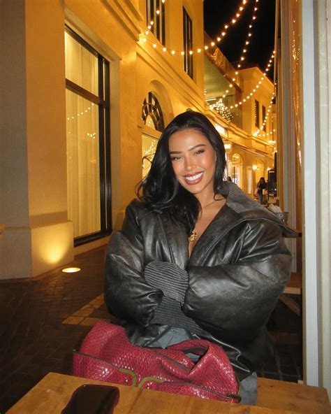 Ashlyn Castro | a little bit of January 💌 | Instagram