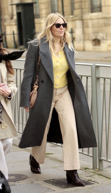 Sienna Miller: Die Schauspielerin hat den perfekten Übergangsmantel von