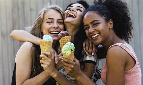 What Does a Good, Healthy Friendship Look Like? – Elevate