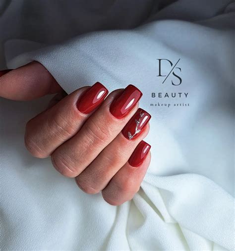 red nails ideas 3