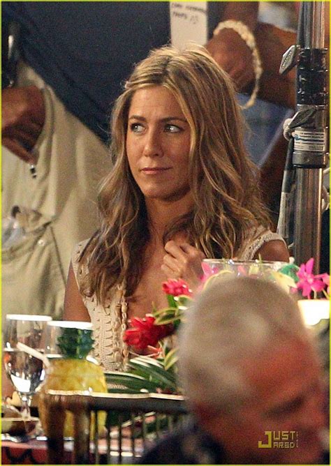 Jennifer on set Just Go With It - Jennifer Aniston Photo (11676411
