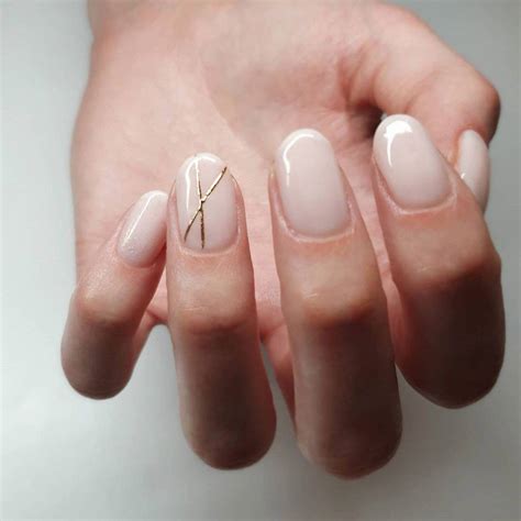 Uñas cortas con colores crema, la tendencia ideal para destacar la ...