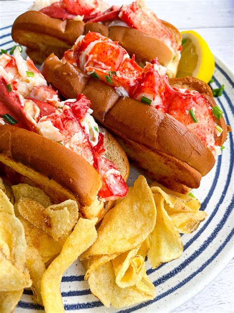 Best Lobster Roll Recipe - Tastefully Grace