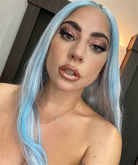 An Exclusive Look Into Lady Gaga’s Mesmerizing Makeup for the MTV VMAs