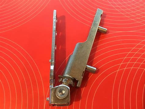 SI Aubi Siegenia EW001 EW 001 Ecklager Scharnier Reparatursatz EB005 o ...