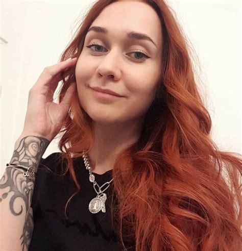 Ксюша Зануда слив горячих фото 18+