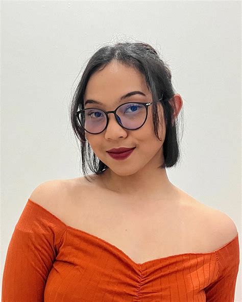 Rheina Lydian (@rheinalw) • Instagram photos and videos