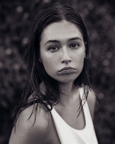 Elsie Hewitt, model, women, brunette, looking at viewer, wet hair