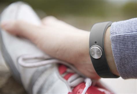 Sony SmartBand SWR10 | Opinioni e Prezzi | Fitness-Tracker.it