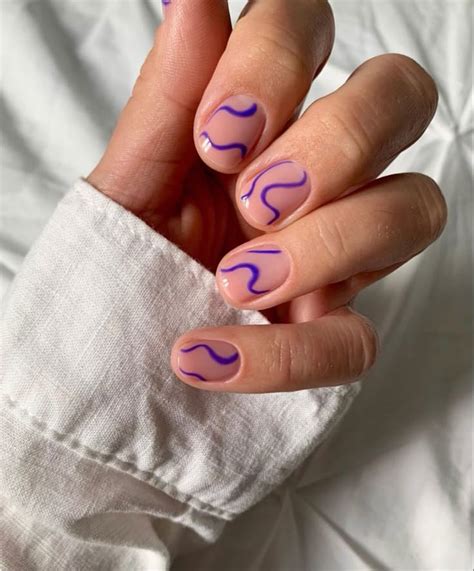 Пин на доске nail design | Образцы фиолетового дизайна ногтей, Короткий ...