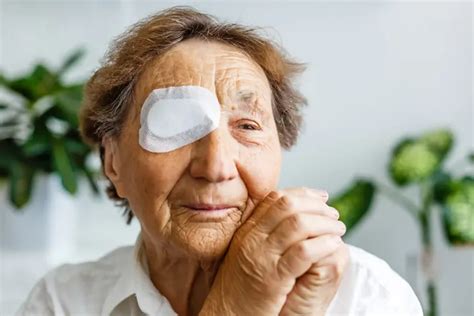 Articles | Managing Swelling After Cataract Surgery: Effective Tips