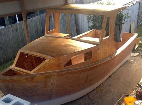 building  wooden fishing boat  plans  tips family boat diy plans