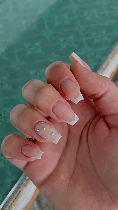 Unha Em Gel Branca Bailarina - Unha de gel branca bailarina | Decoração branca unha de gel, Unha de ...