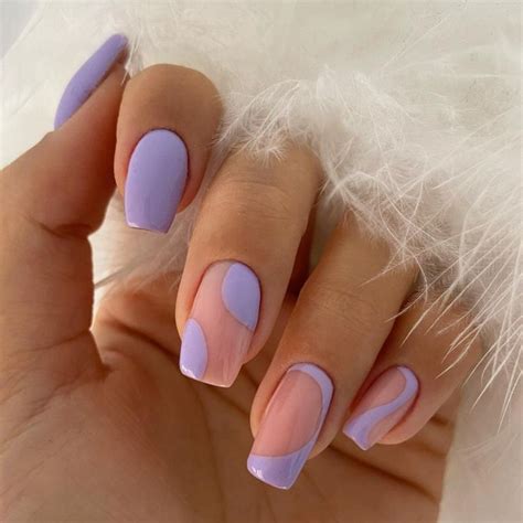 Ideas de uñas para graduación según el color de tu vestido | Glamour
