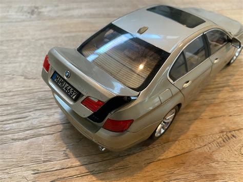 Welly 1:18 - 1 - Model car - BMW 5 Series - Catawiki
