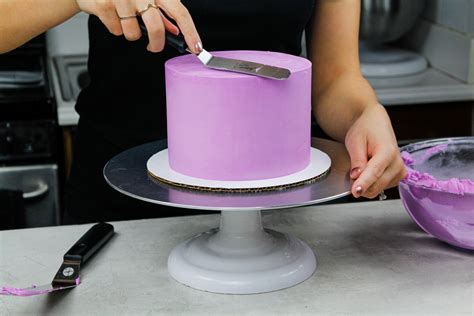 How to Frost a Cake Smoothly: Step-by-Step Tutorial & Video