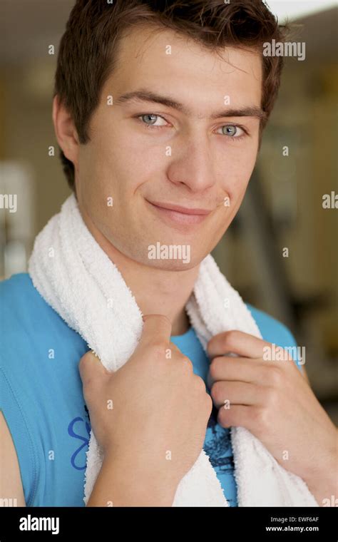 Men portrait -Fotos und -Bildmaterial in hoher Auflösung – Alamy