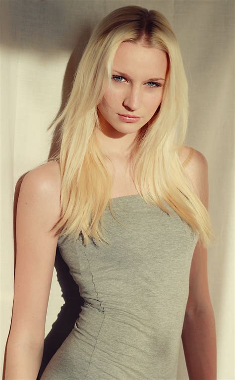 720x1184 wallpaper | Beauty, Girl, Model, Blonde, Portrait, blond hair