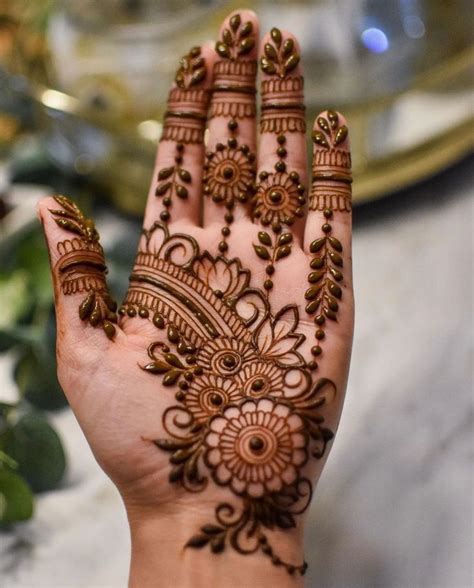 Pin by Kadam_aaku94 on Simple mehndi designs | Henna tattoo, Simple