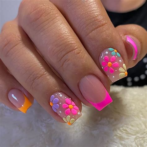 Neon pastels will define the future of spring acrylic nails 6