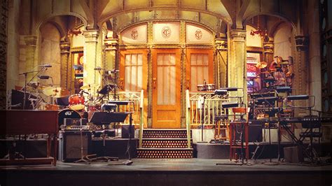 Watch Saturday Night Live Season 15 Streaming Online | Peacock