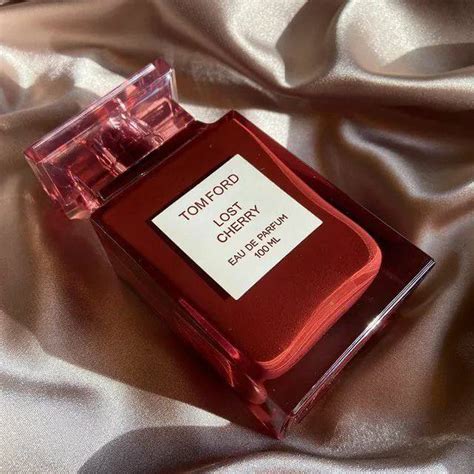 Чия вишня краще Tom Ford чи Escada? | MAKEUP Club