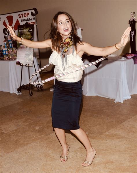 Eliza Dushku's feet
