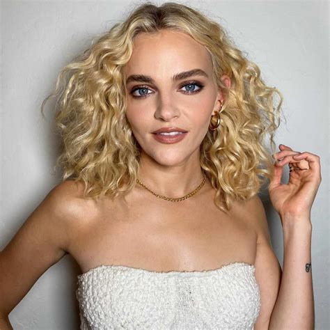 Blonde Curly Hairstyles Low Maintenance Short Blonde Hairstyles