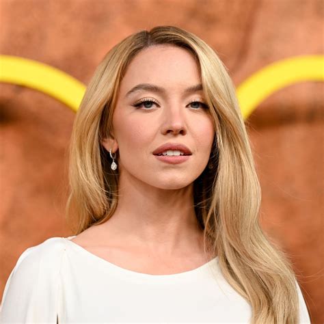 sydney sweeney teases  season  euphoria   single word