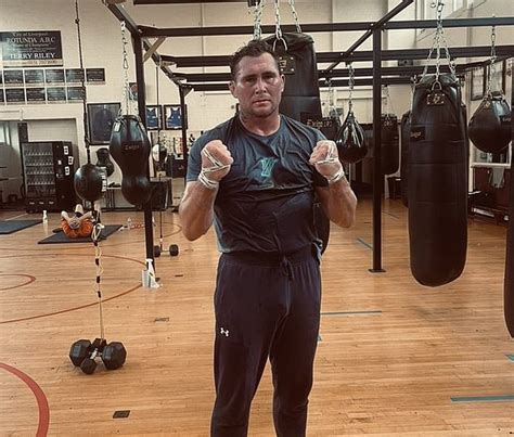Darren Till hits back at 'trolls' for mocking post-training pic as ex ...