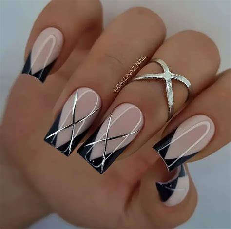 35+ Fall Nail Art: Exquisite Autumn Designs - Emerlyn Closet