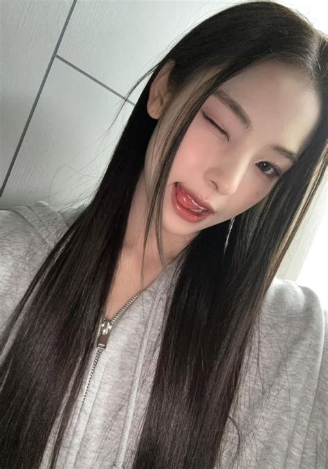 mai izna profile age birthday height facts